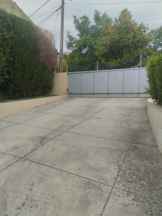 Lugar de garagem e arrumos/arrecadação