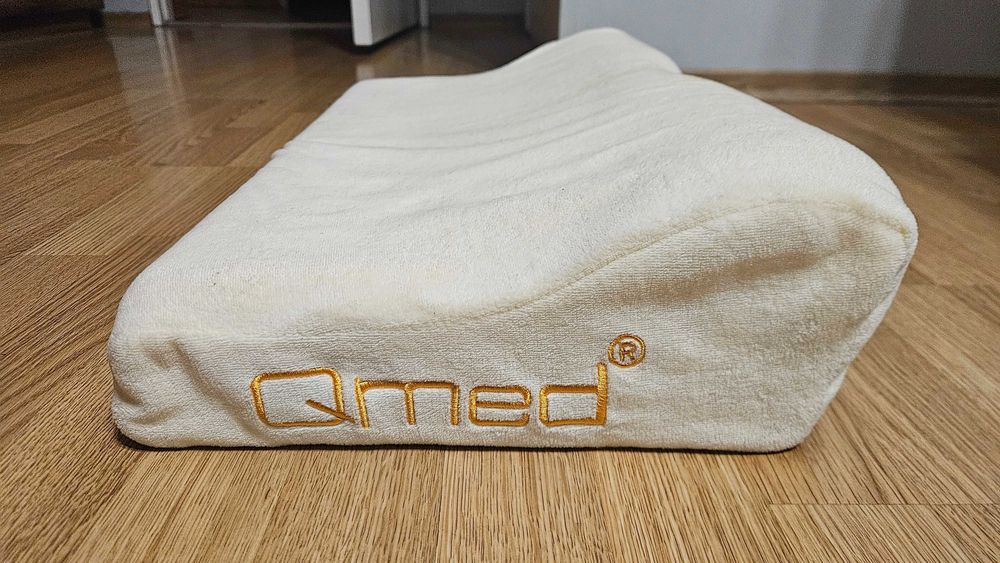 Poduszka ergonomiczna qmed contour do spania na boku