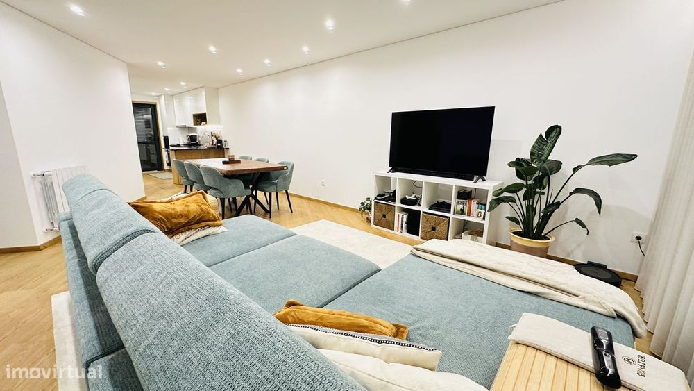 T2 Pronto Em Condomínio C/ Piscina