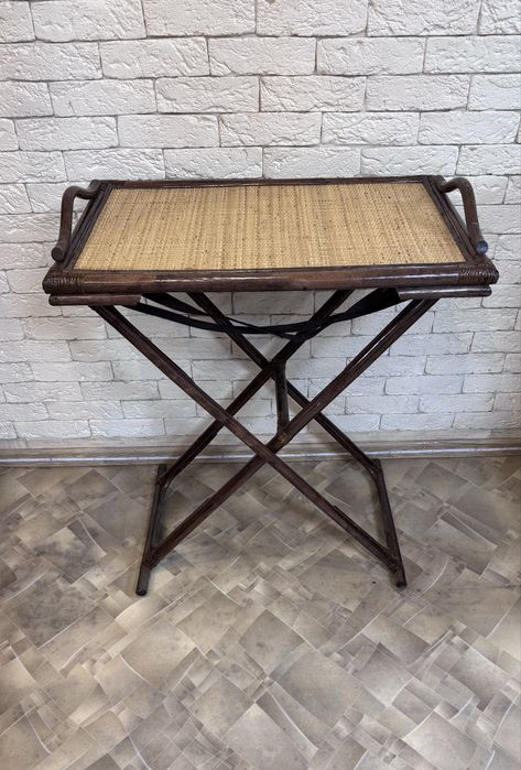 Продам Книжный столик