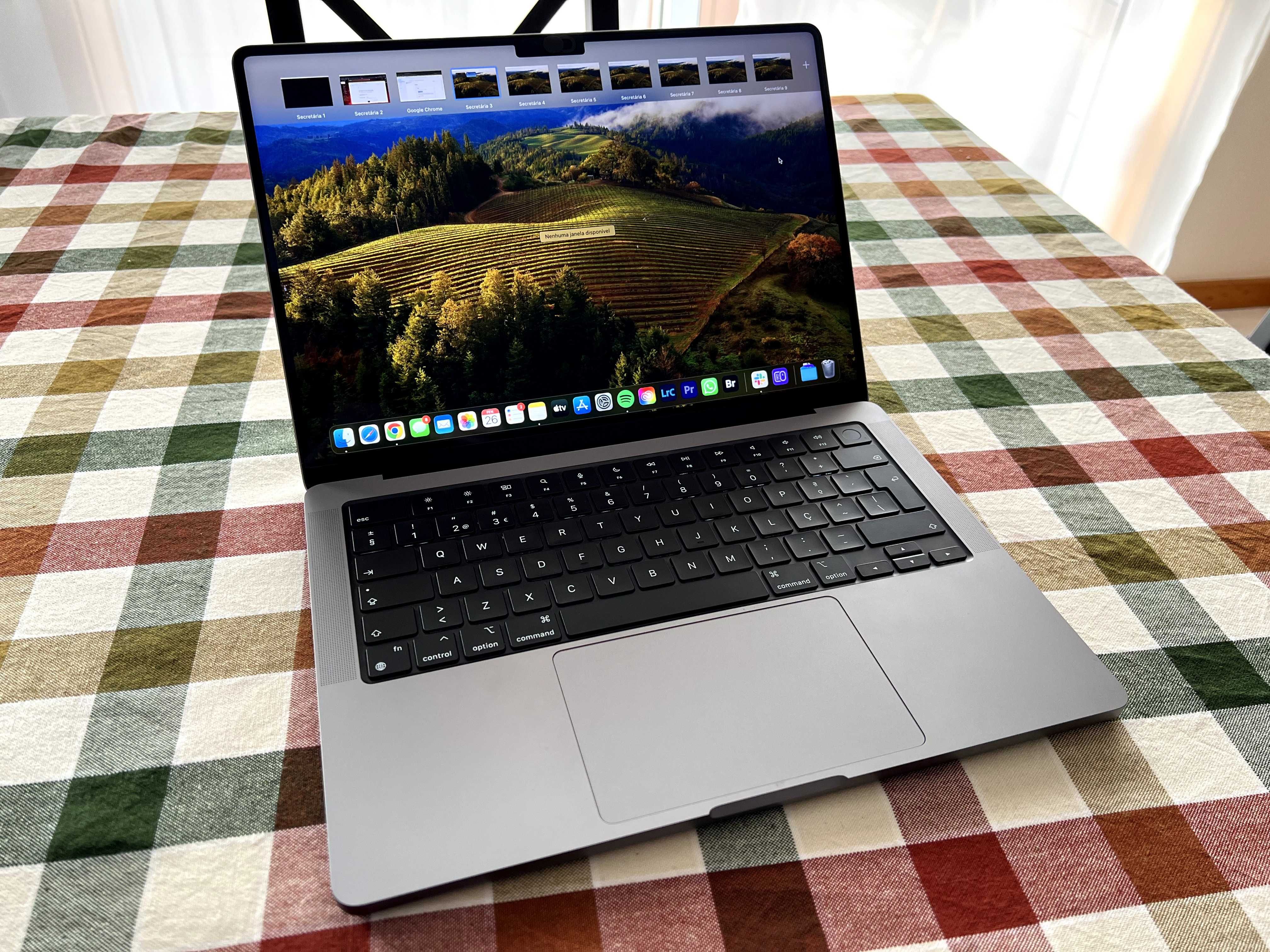 MacBook Pro de 14 polegadas com GARANTIA APPLE 32GB 1TB SSD