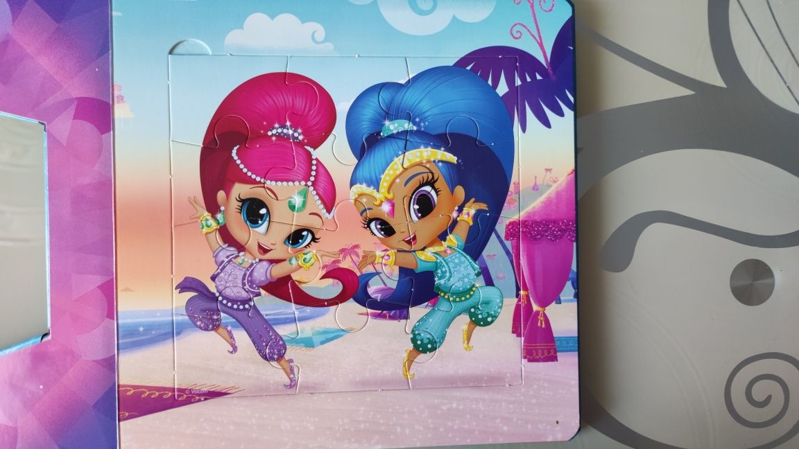 Shimmer Shine Książka z puzzlami