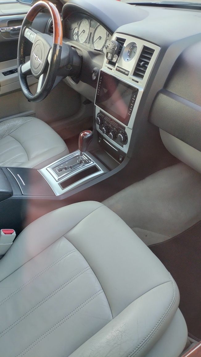 Chrysler 300C 5.7 HEMI LPG