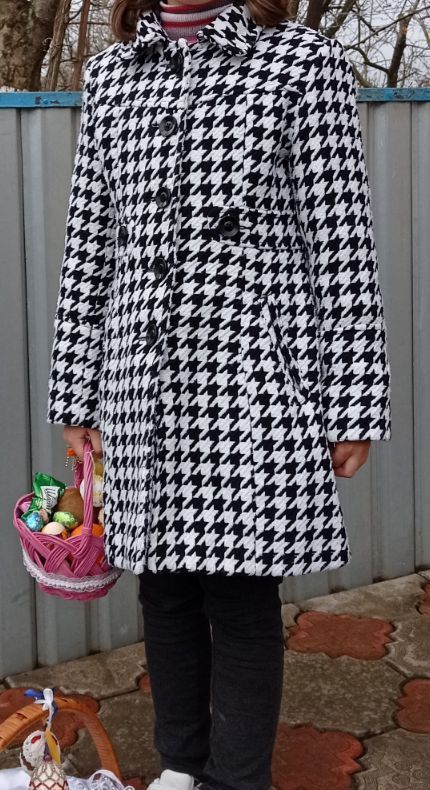 Стильне пальто для дівч. 7-9 років