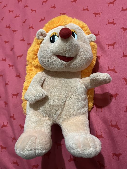 Мягкая игрушка ежика среднего вида ( Пикачу, корова)