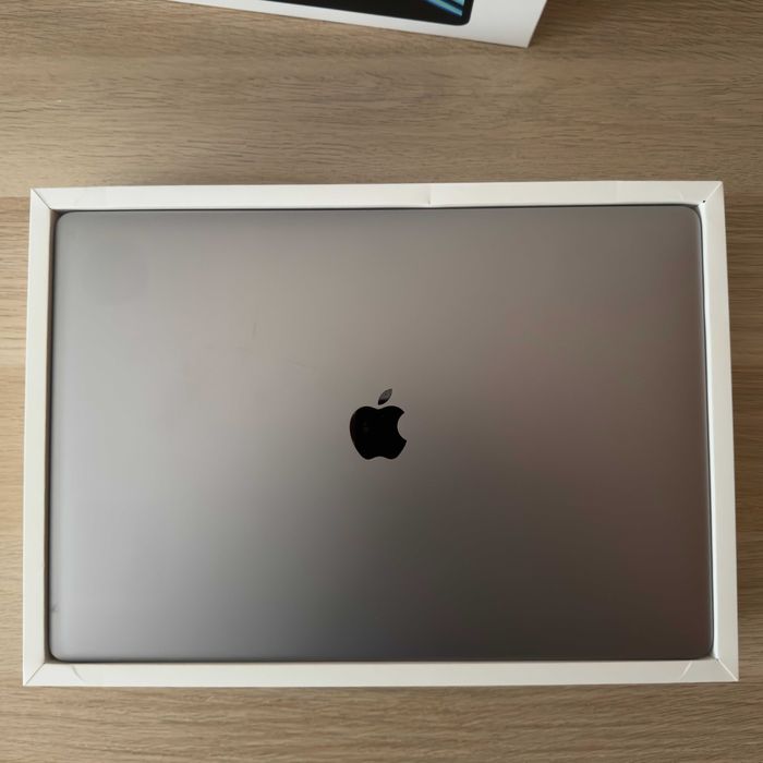 Apple MacBook Pro (16-inch, 2019)