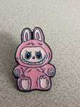 Labubu pin przypinka