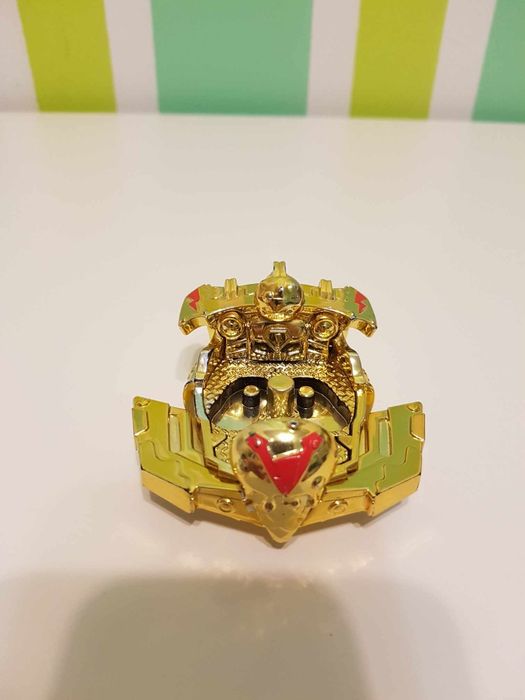 Super zings złoty pojazd slider