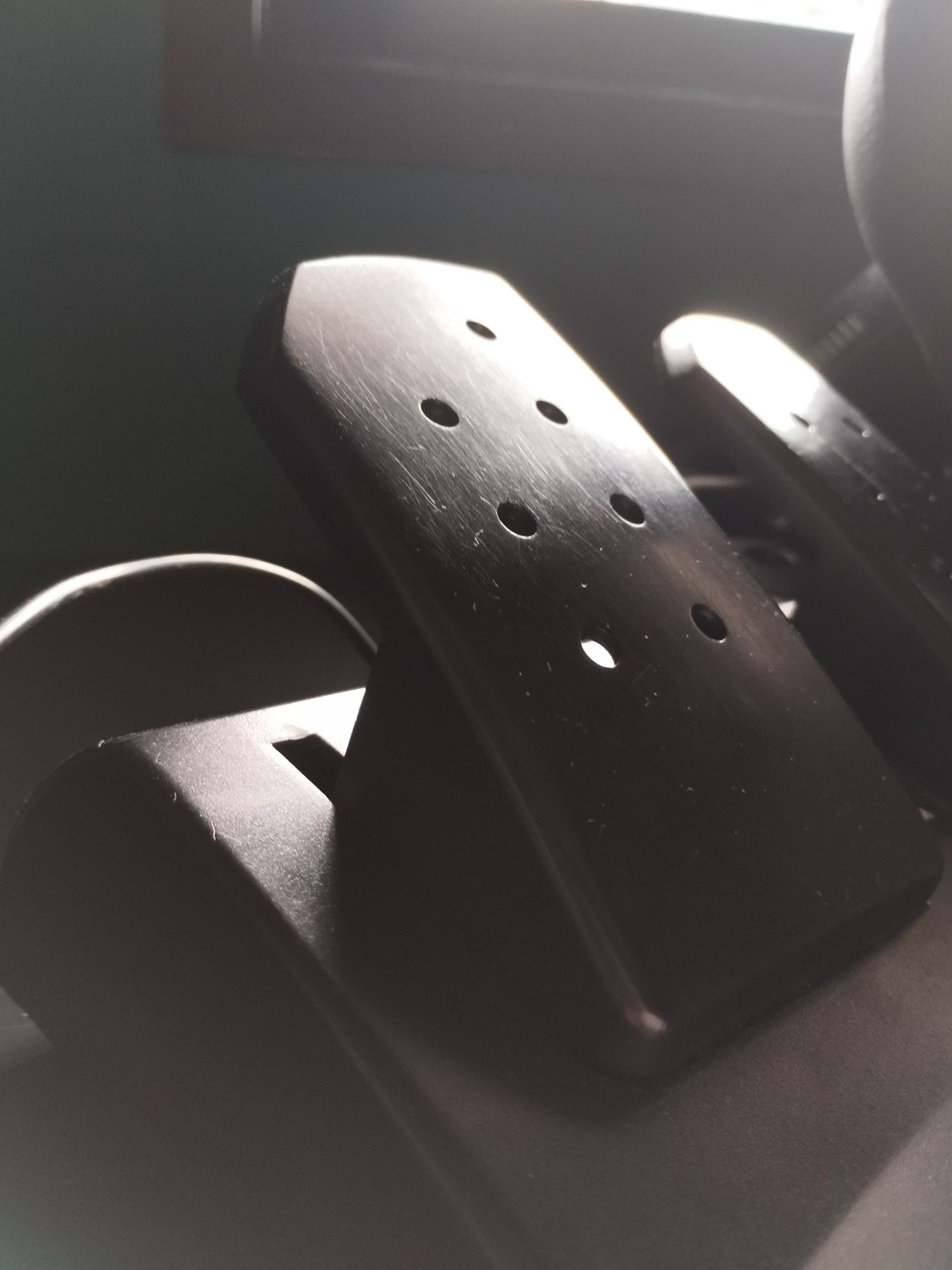 Volante e pedais KROM usados ,para gaming