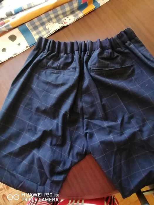 Calças ZARA XL, com elástico atrás. Modelo moderno e justas em baixo