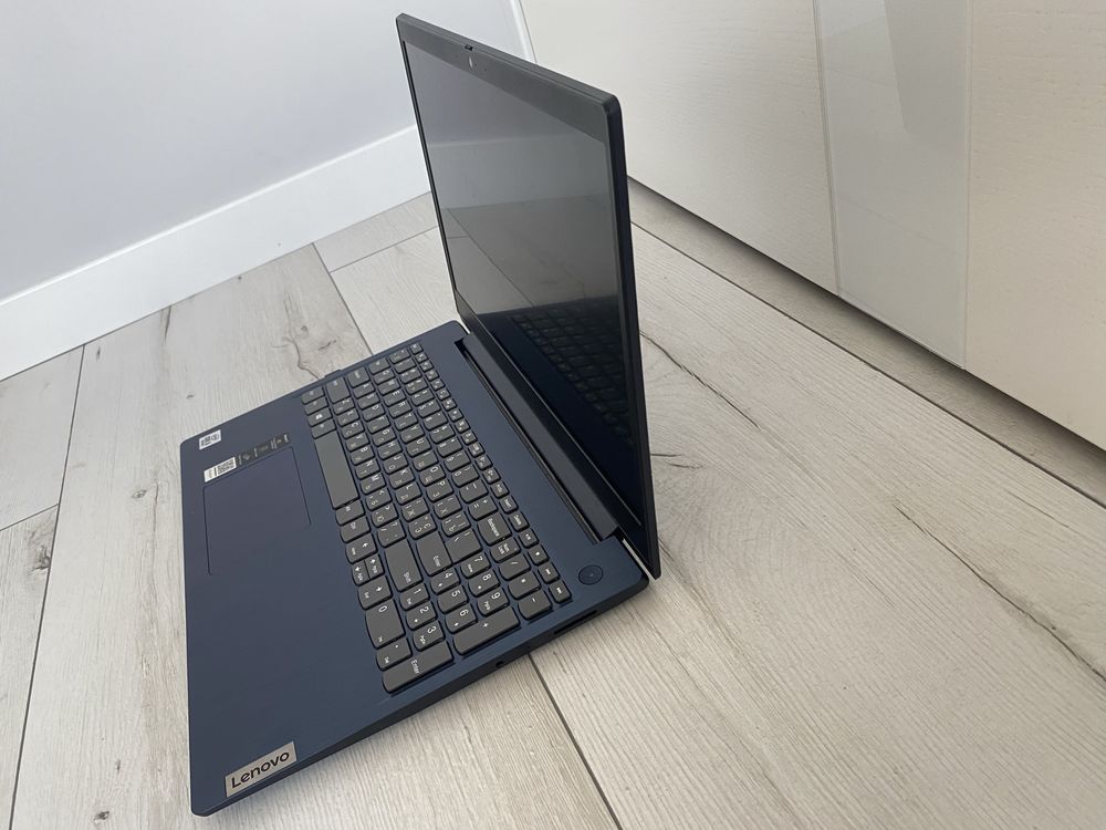 Ноутбук Lenovo IdeaPad 3 15IIL05