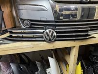Решітка Решетка Емблема VW Touran 2016-2021 Тоуран 2018 5TA853651