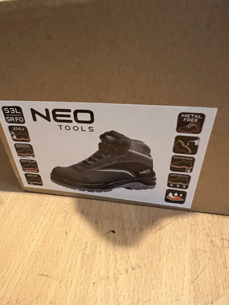 Obuwie robocze NEO TOOLS S3L. r.43