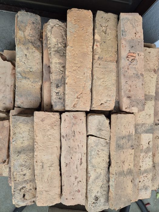 Płytki z cegły po rozbiórce  / lico