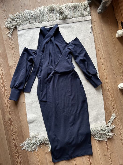 Sukienka Missguided z odkrytymi ramionami i plecami ołówkowa S