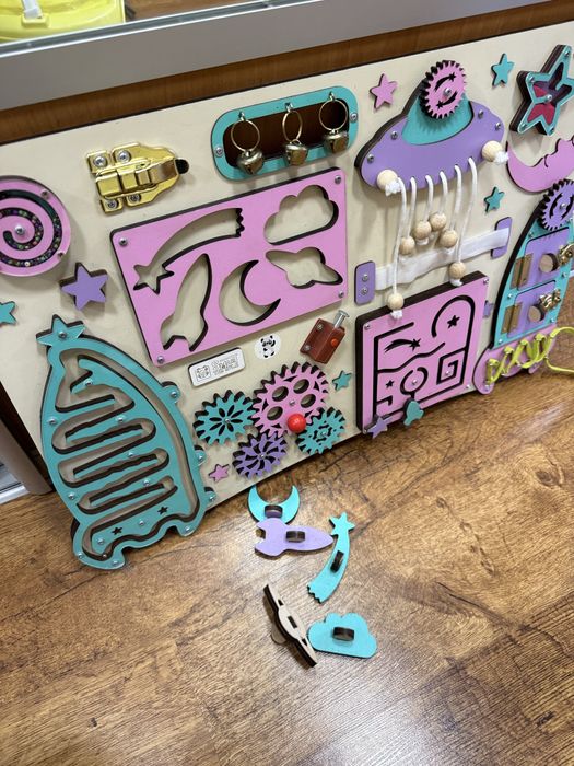 Бізіборд бизиборд космос