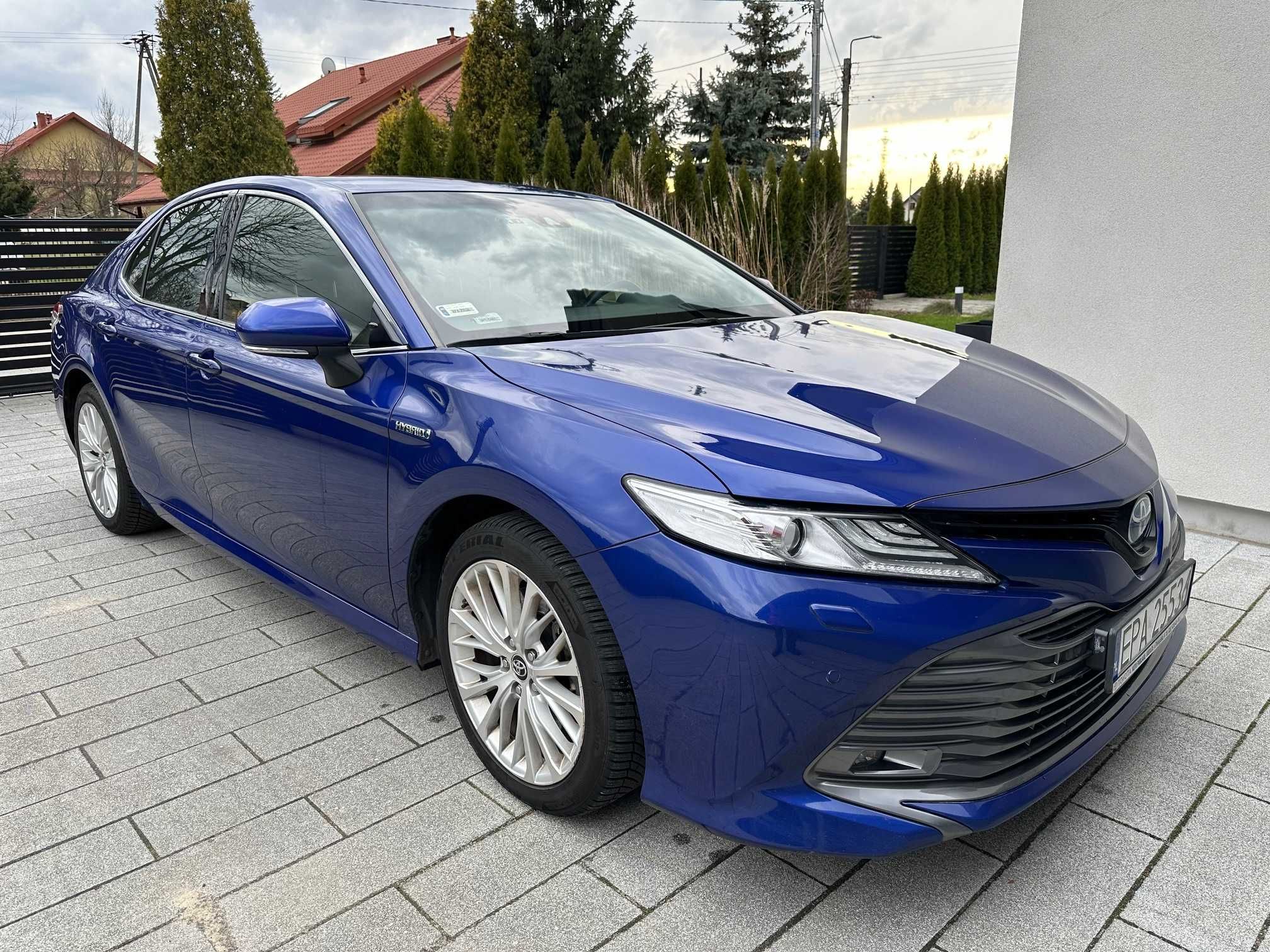 Toyota Camry 2.5 Hybrid Prestige + VIP