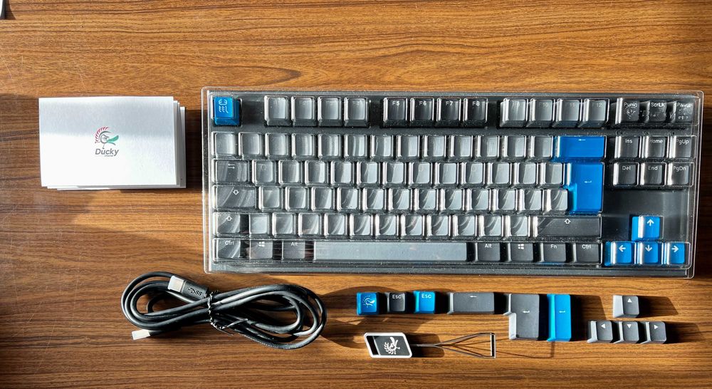 Ducky One 2 Skyline Teclado mecânico | Brown Cherry MX