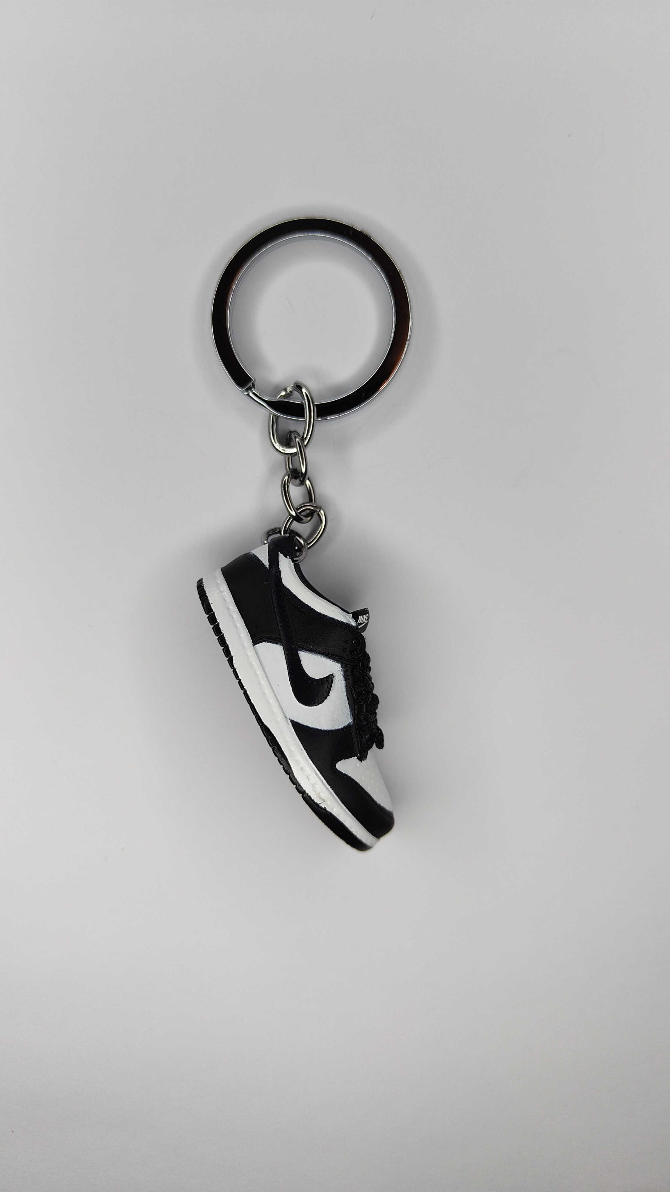 Porta Chaves Nike Dunk Low Black and White (Panda)