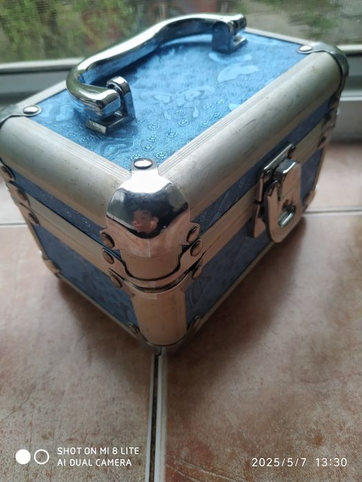 Шкатулка для ювелирных изделий