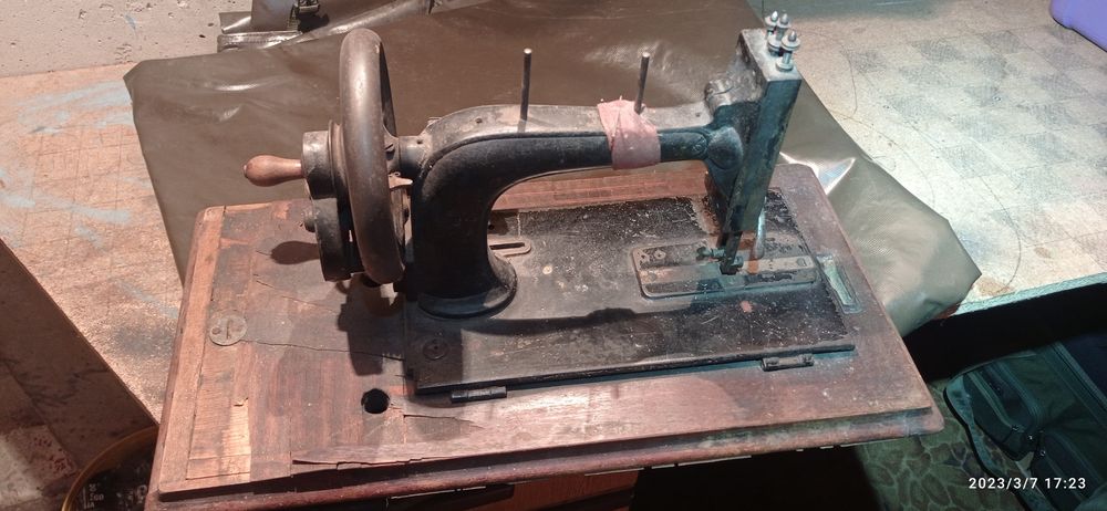 Maszyna do szycia retro