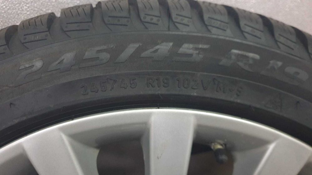 Opony + felgi BMW 245/45 R19, 5x120, ET25