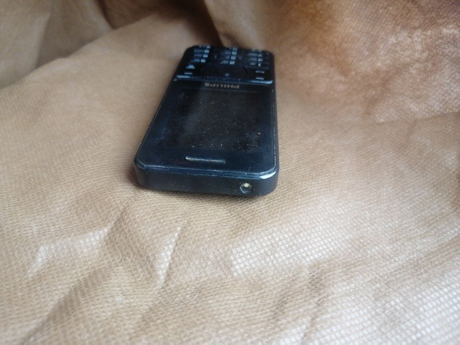 Телефон Philips xenium e181 3100mah