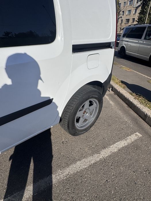 Продам renault kangoo 2017