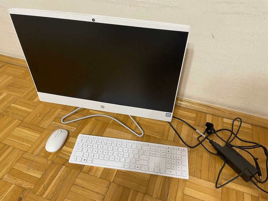 HP ALL IN ONE 24-f0070nw/INTEL i7-9700T/WINDOWS 11 HOME