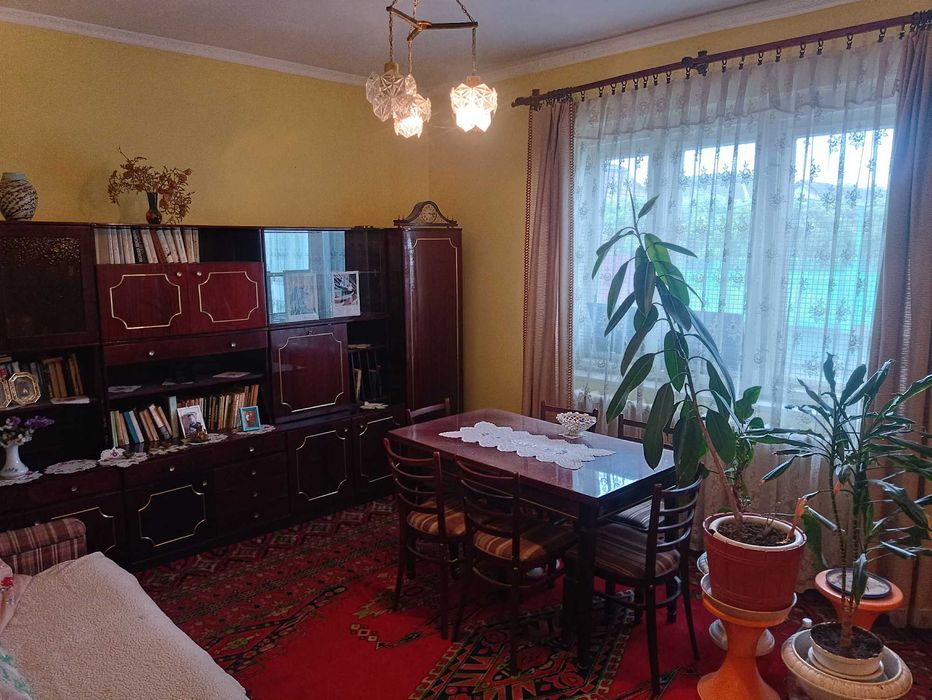 ПРОДАЖ 4-х кімнатного будинку 136 кв.м у хорошому районі,велика ділянк