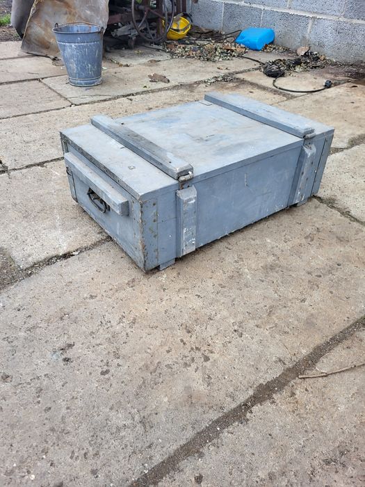 Skrzynia wojskowa loftowa