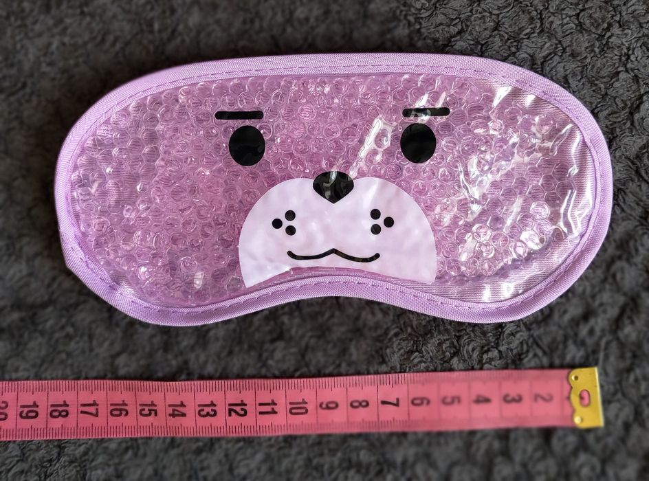 Maska na oczy z żelowymi perełkami.