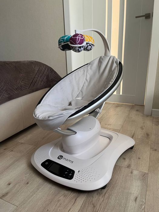 Заколисуючий центр 4moms mamaRoo 4.0