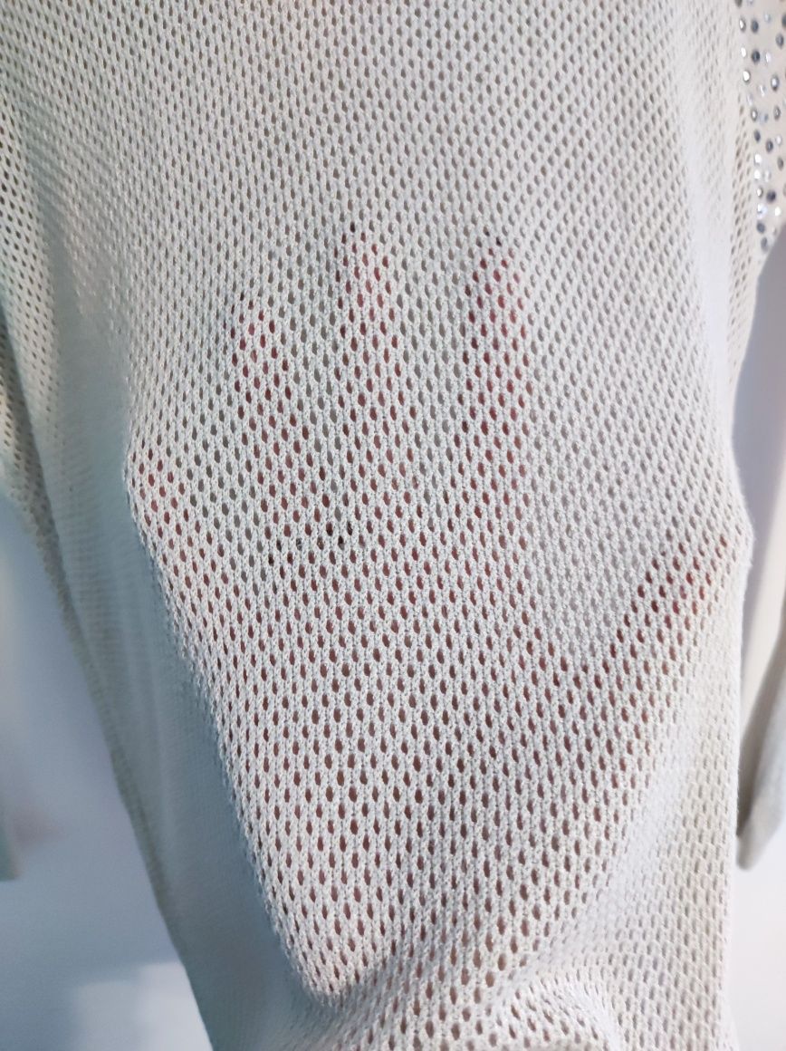 Ażurowy sweterek z kamieniami na ramionach, rozmiar M, Marka Express.