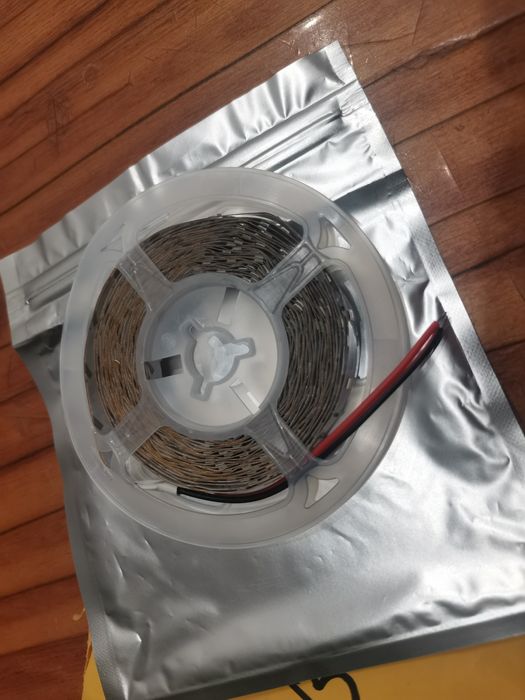 Світлодіодна стрічка. Ціна за 5м. 12V, SMD 2835. Біле світло 6000К.