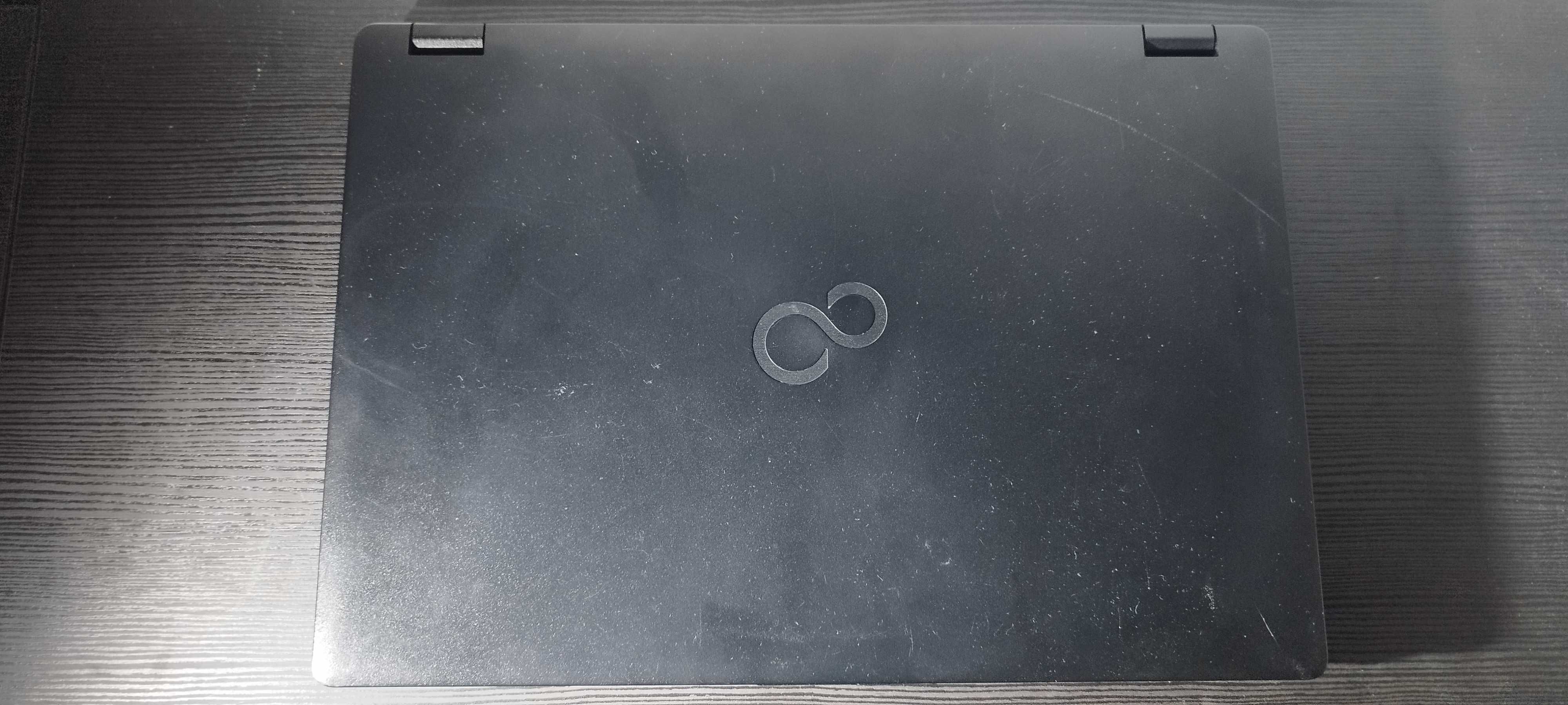 Portátil Fujitsu E548 | 14" HD | I3-7130U | 8GB 256GB