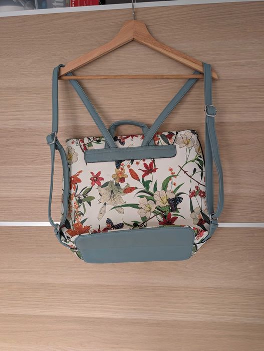 Mala com flores para mulher - nunca usada