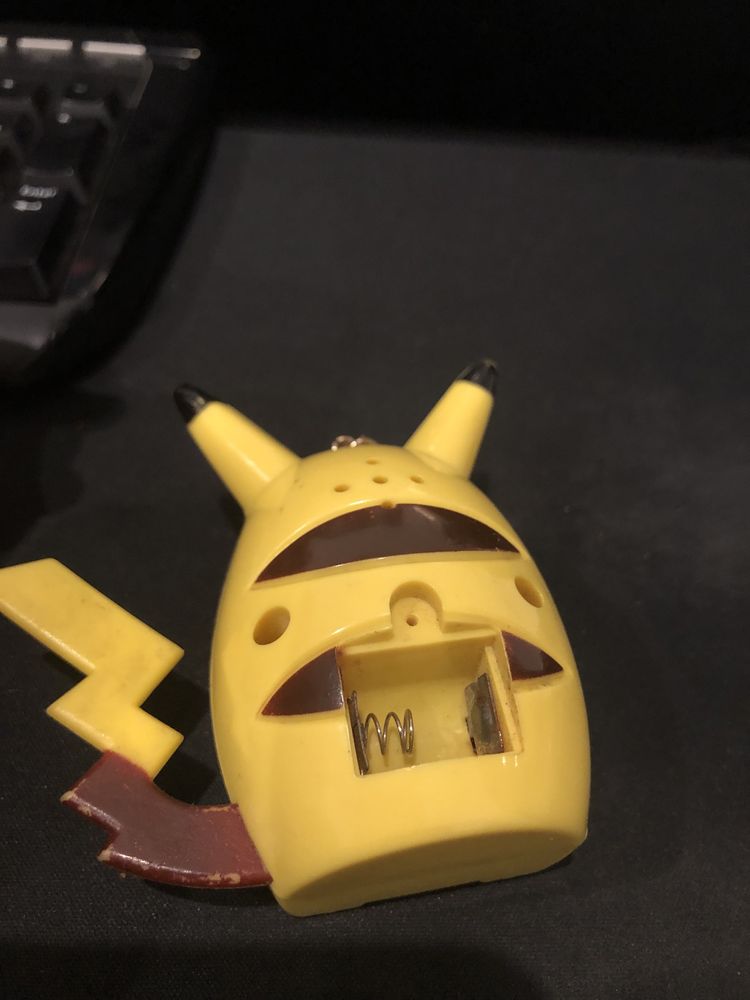 Pokemon Tamagotchi Pikachu lata 90