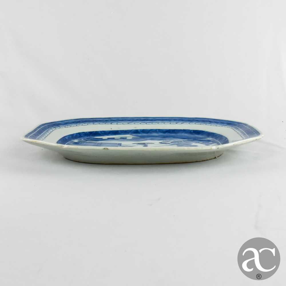 Travessa porcelana China, decoração Cantão período Qianlong séc. XVIII