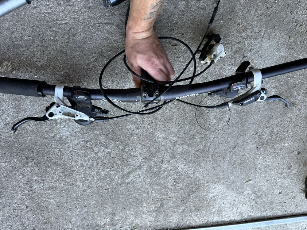 Używany amortyzator RockShox XC30 TK 29” + kokpit Shimano – KOMPLET