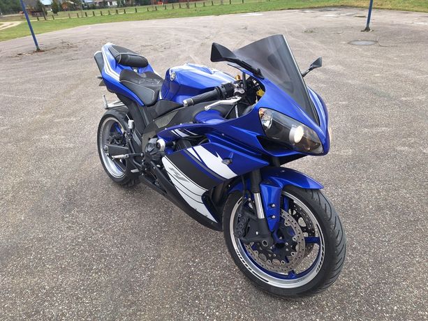 Motocykl Yamaha R1 RN19