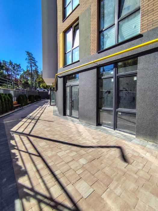 Купуй  Приміщення під бізнес в житловому комплексі GL CLUB 69,5м2.