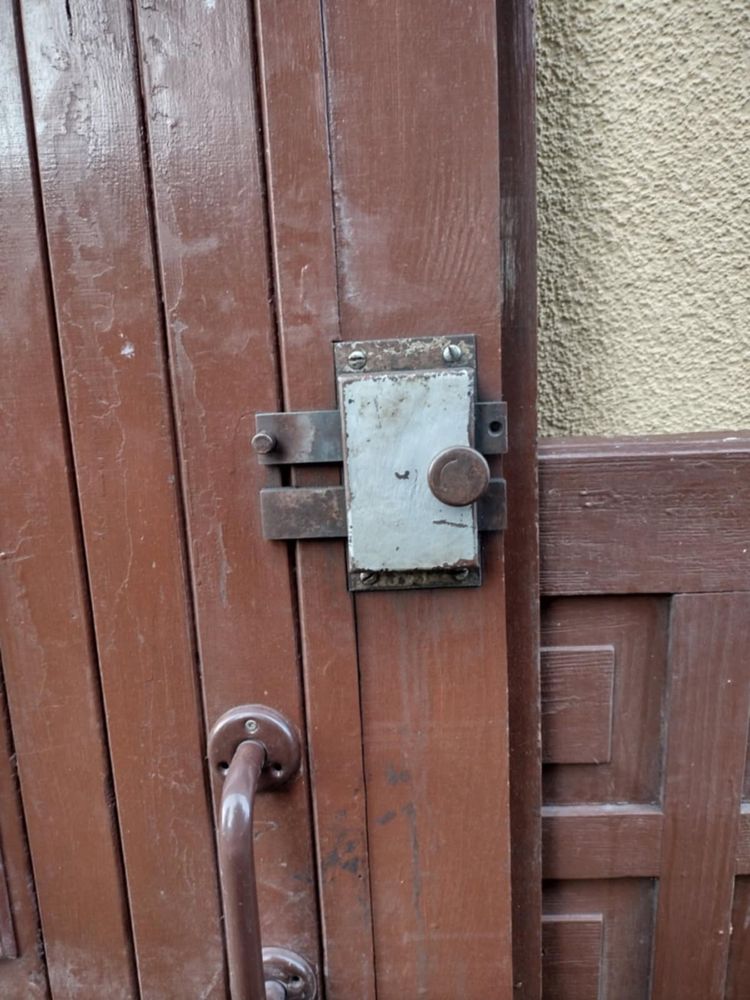 Drzwi garażowe malowane olejno
