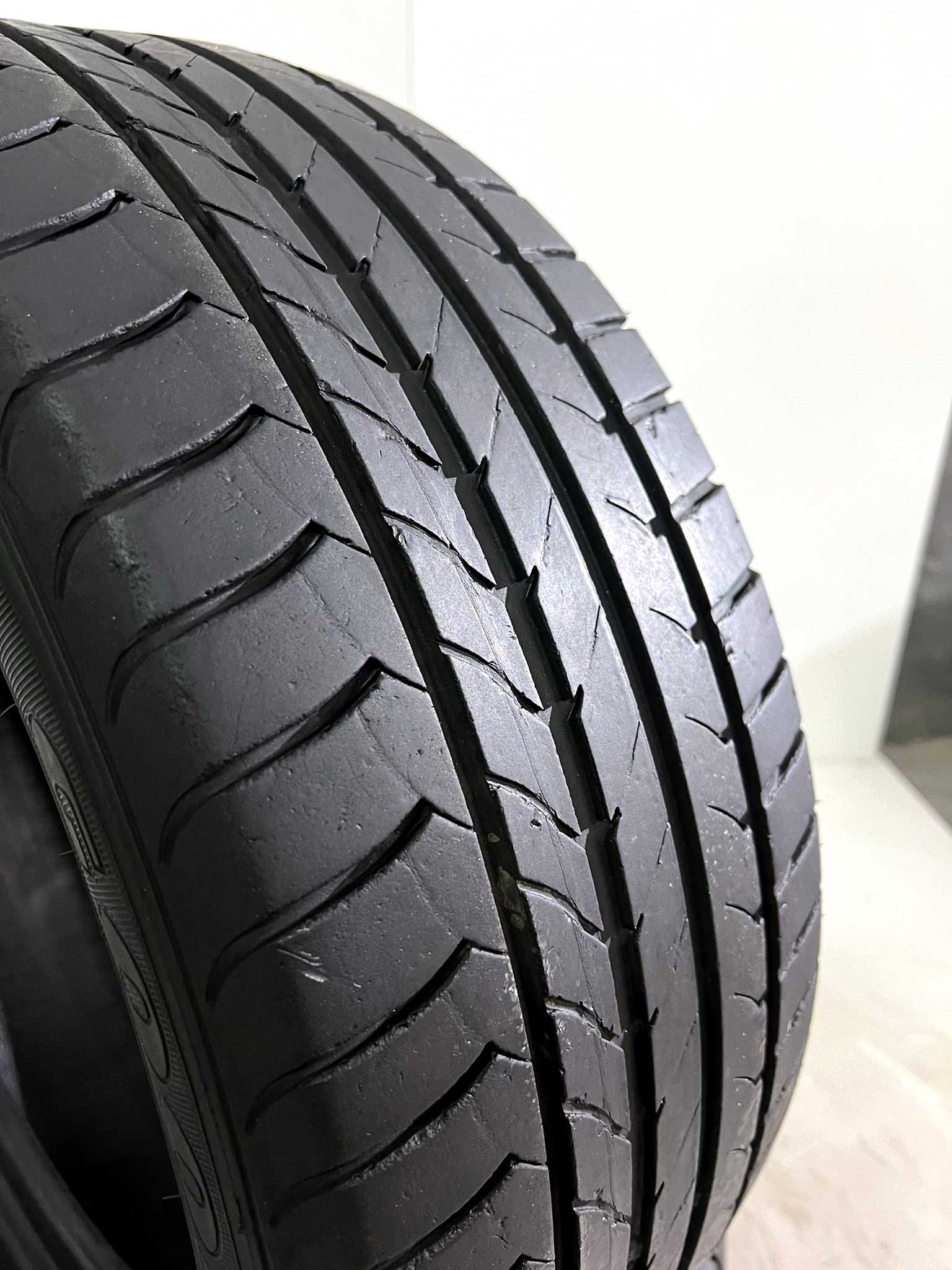 Pneus Goodyear Efficient Grip - 215/50/17 - Excelentes