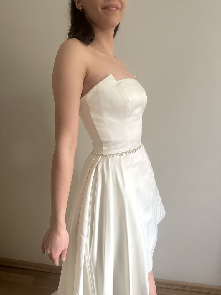 Suknia slubna biala ecru koronka asymetryczna z gorsetem gala 36