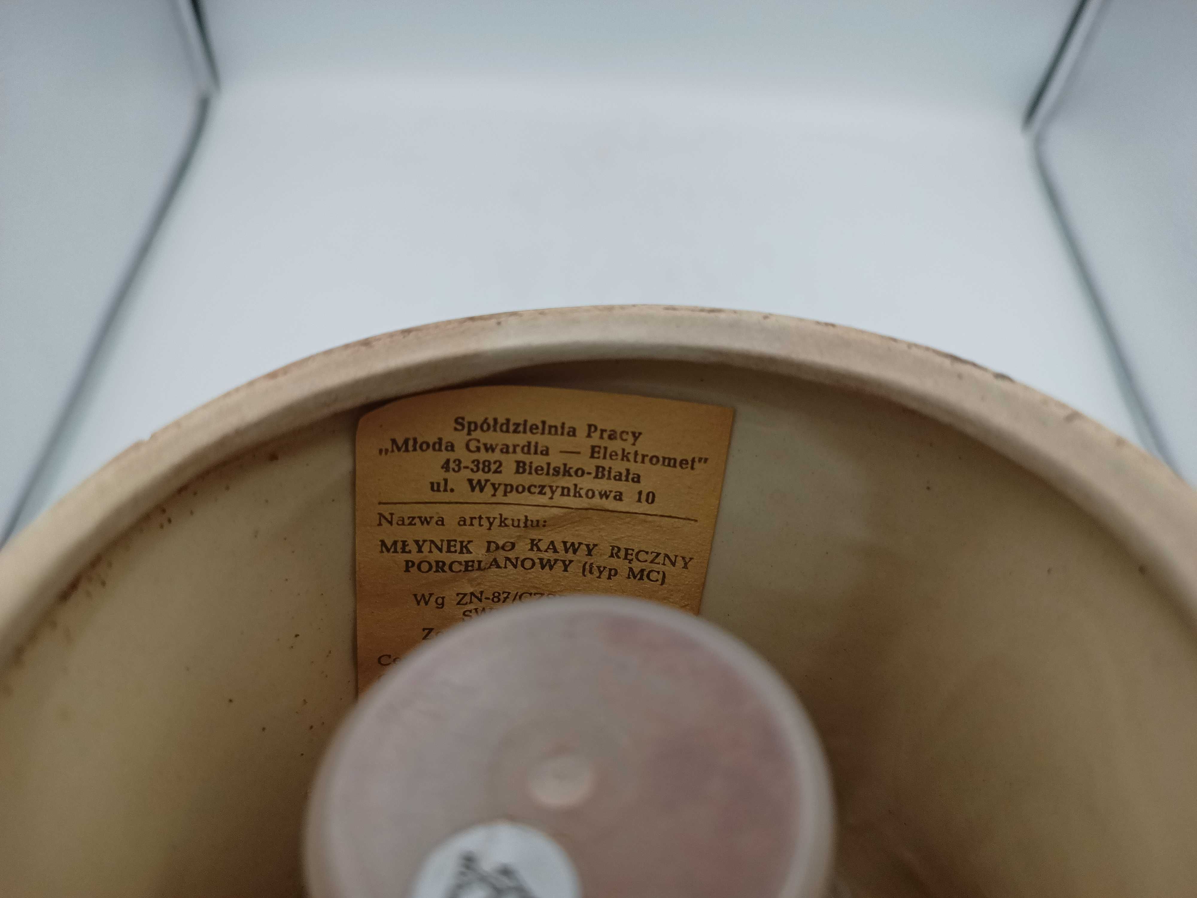 Ceramiczny ręczny młynek Spółdzielnia Pracy Młoda Gwardia - Elektromet