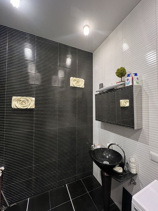 Продам 2ком кв метро Научная с ремонтом