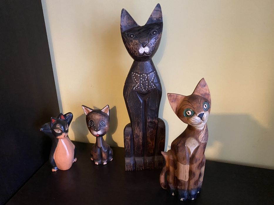 koty drewniane figurki
