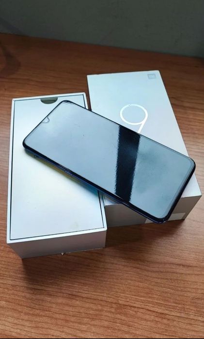 Xiaomi Mi 9 - 6GB - 6,39''