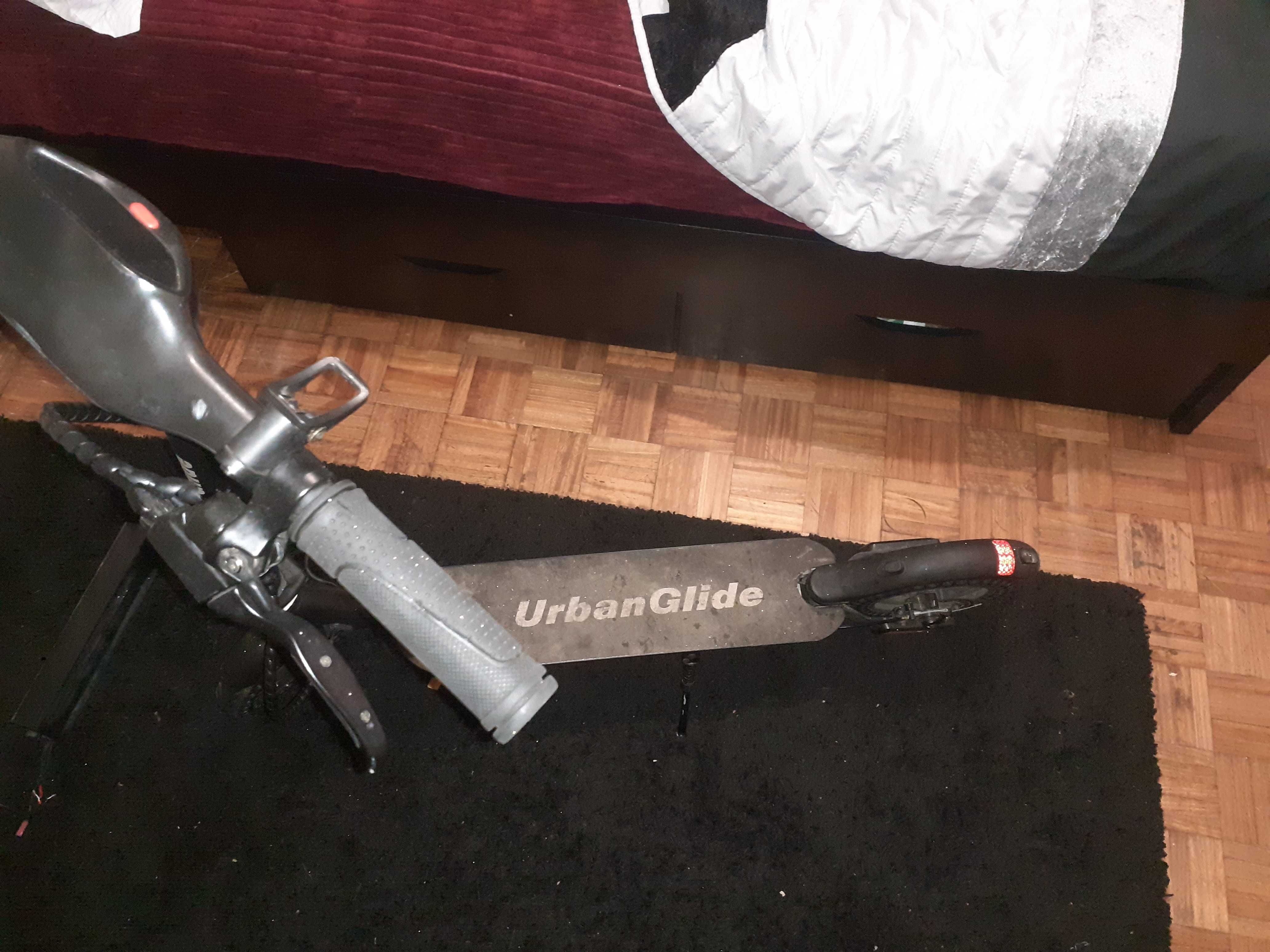 Vendo esta trotinete roubarao a bataria dela
